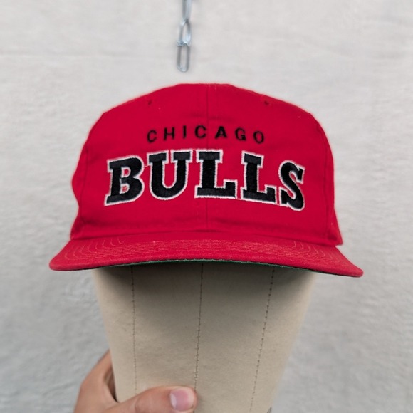STARTER Other - VTG Chicago Bulls Starter Hat Men's OSFA Red Green NBA Snapback Streetwear 90s